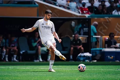 كان ركيزة أساسية بالدفاع.. لماذا تراجعت أسهم راؤول أسينسيو في ريال مدريد؟